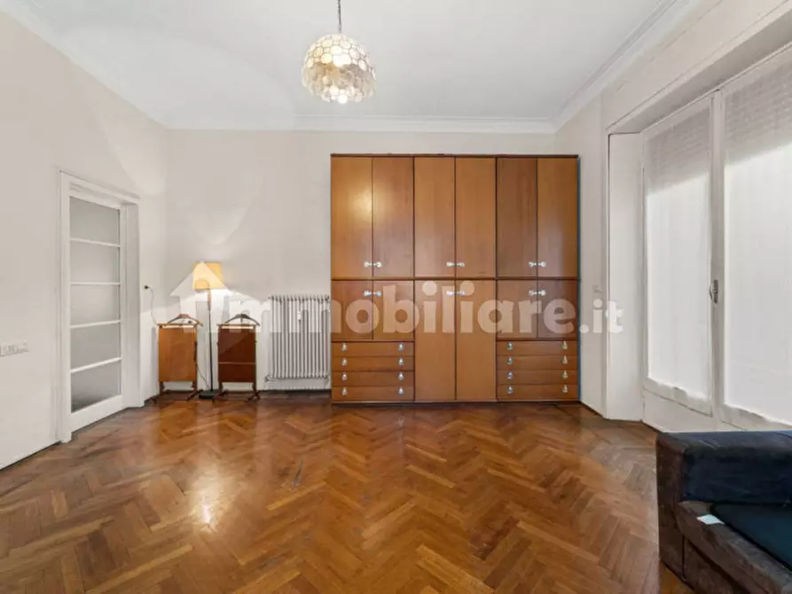 Immagine 17 di Appartamento in vendita  in via Mentana a Como