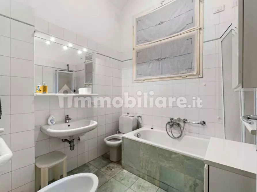 Immagine 25 di Appartamento in vendita  in via Mentana a Como