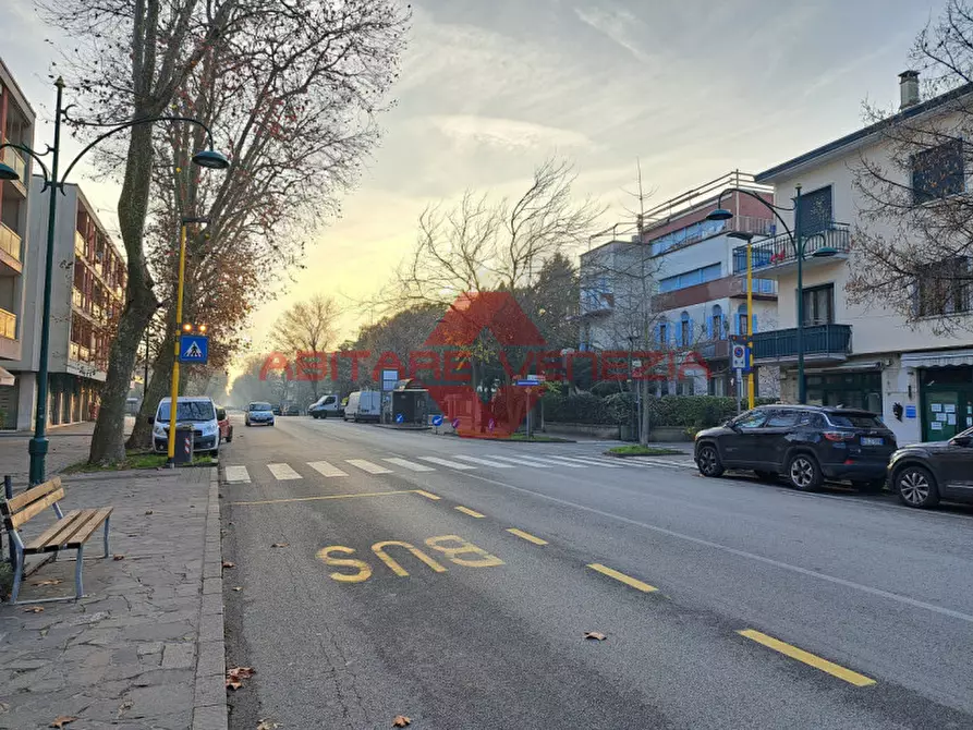 Immagine 3 di Negozio in vendita  in via sandro gallo 120 a Venezia