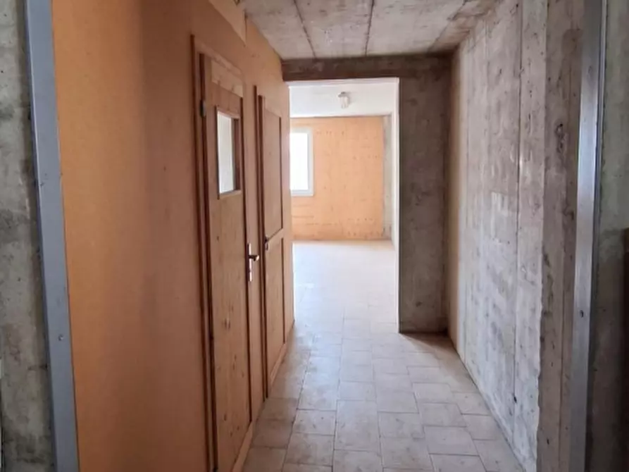 Immagine 3 di Laboratorio in vendita  a Loro Ciuffenna