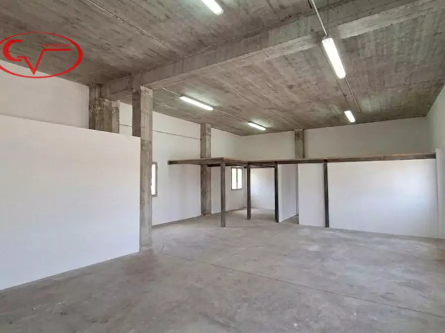 Immagine 4 di Laboratorio in vendita  a Loro Ciuffenna