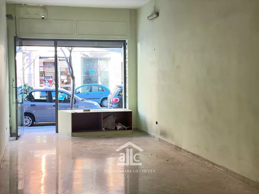 Immagine 6 di Negozio in affitto  in via imperatore adriano a Lecce