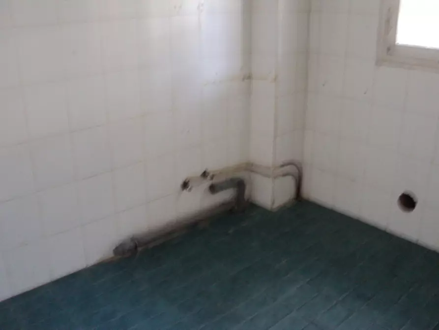 Immagine 24 di Negozio in vendita  in LARGO CARAVAGGIO 35 a Comacchio