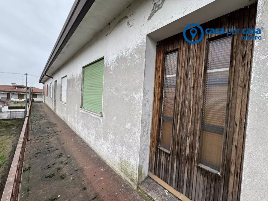 Immagine 29 di Negozio in vendita  in via belfiore 25 a Villanova Del Ghebbo