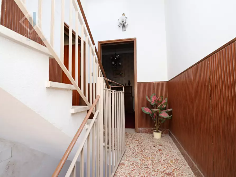 Immagine 3 di Casa indipendente in vendita  in Via Benedetto Croce n. 10 a Palagonia