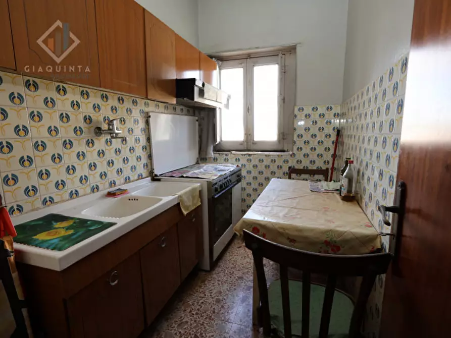 Immagine 5 di Casa indipendente in vendita  in Via Benedetto Croce n. 10 a Palagonia