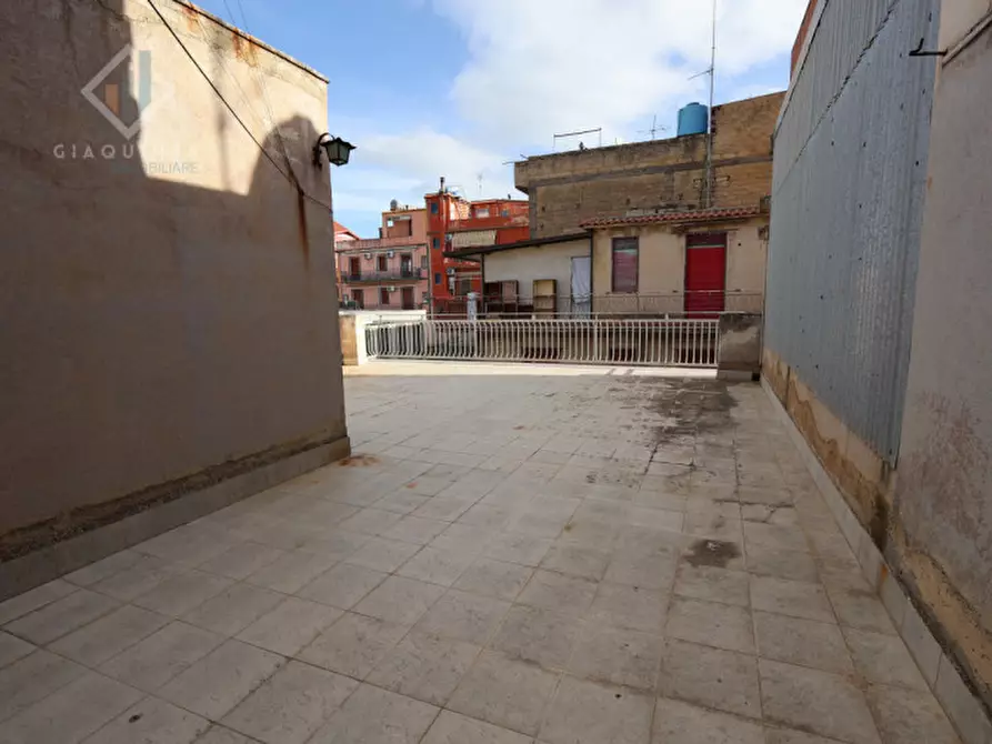 Immagine 18 di Casa indipendente in vendita  in Via Benedetto Croce n. 10 a Palagonia