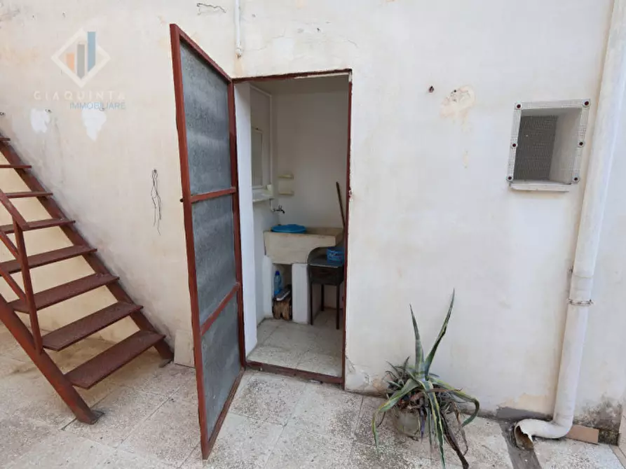 Immagine 11 di Casa indipendente in vendita  in via Cesare Battisti n.82 a Palagonia