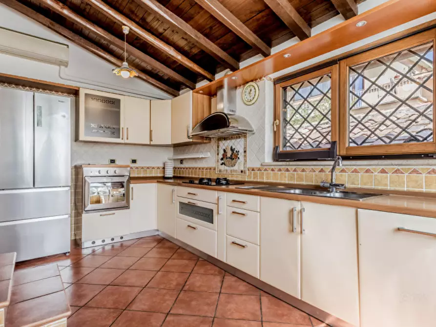 Immagine 24 di Villa in vendita  in Via di val Floriana a Roma