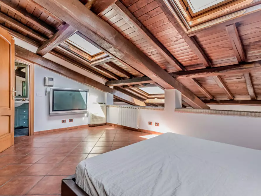 Immagine 27 di Villa in vendita  in Via di val Floriana a Roma