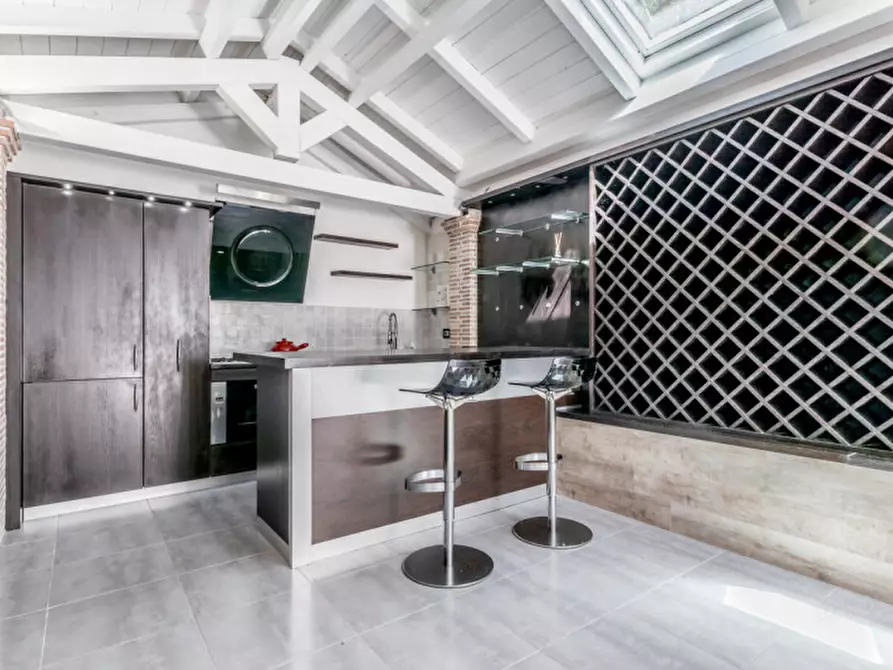 Immagine 30 di Villa in vendita  in Via di val Floriana a Roma