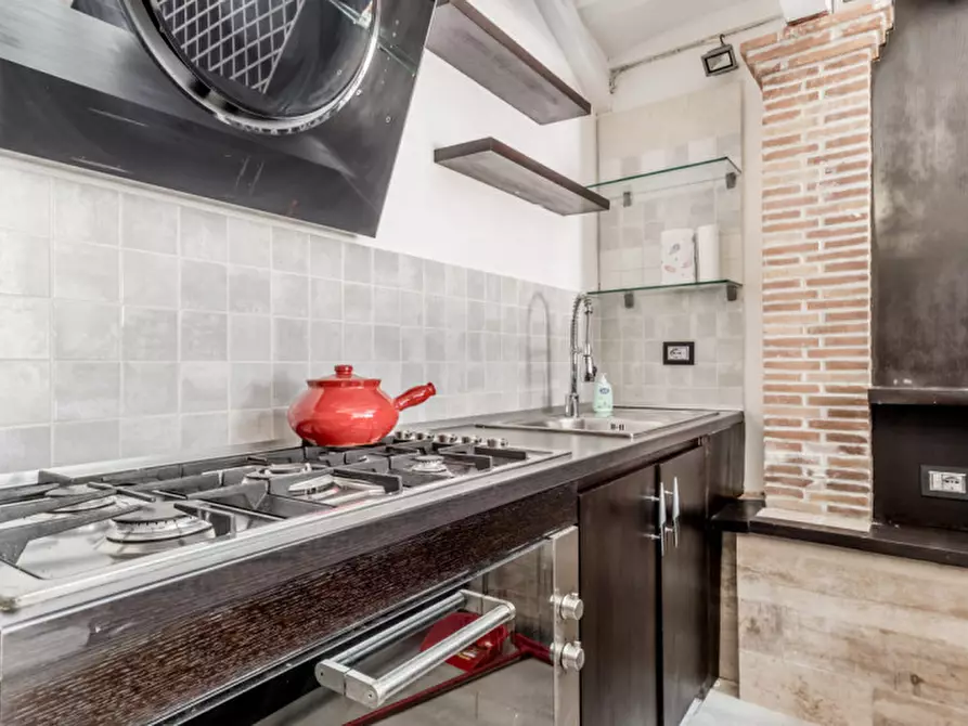 Immagine 32 di Villa in vendita  in Via di val Floriana a Roma