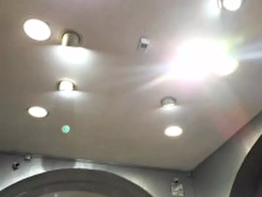 Immagine 6 di Negozio in vendita  in Via Lazio a Roma