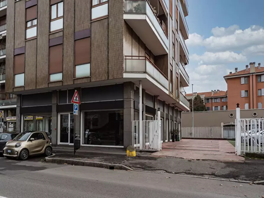 Immagine 1 di Negozio in vendita  in Via Borgazzi 13 a Monza