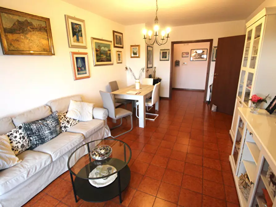 Immagine 3 di Appartamento in vendita  in Largo Salvatore Zappalà a Roma