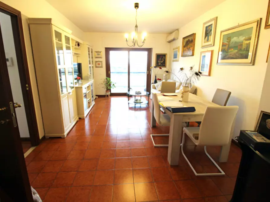 Immagine 4 di Appartamento in vendita  in Largo Salvatore Zappalà a Roma