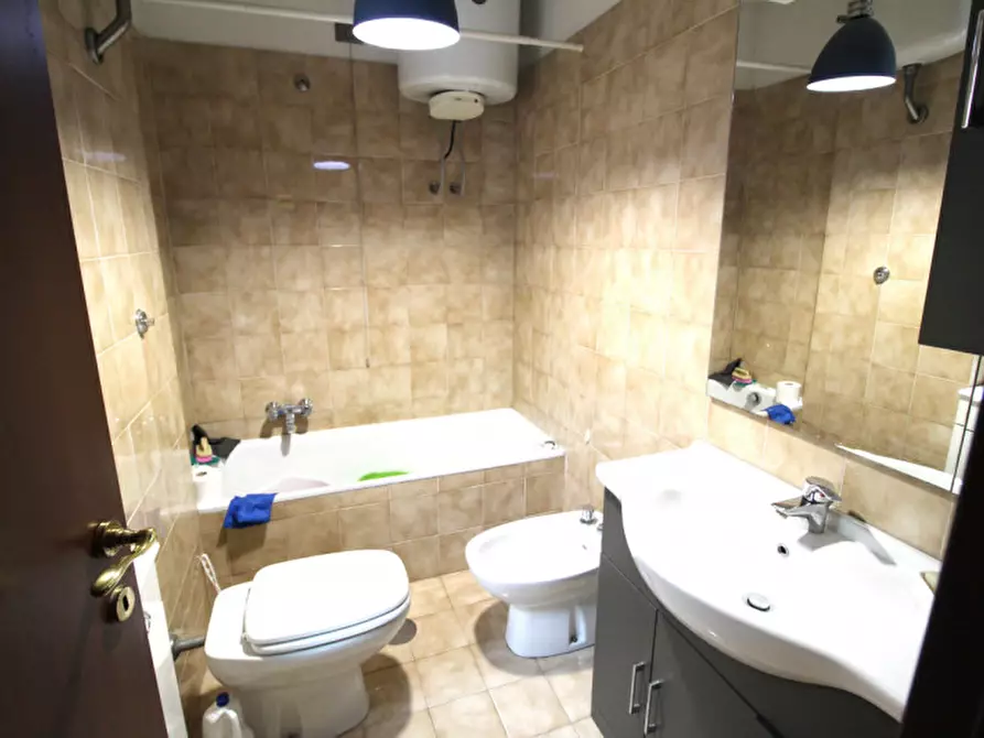 Immagine 14 di Appartamento in vendita  in Largo Salvatore Zappalà a Roma