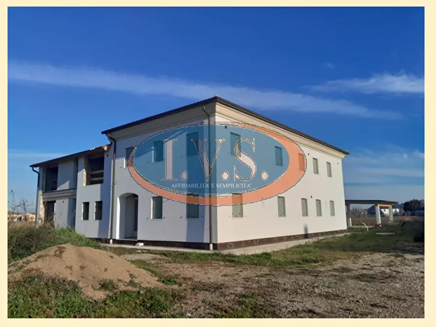 Immagine 1 di Casa bifamiliare in vendita  in Via Fedele Lampertico a Montegaldella