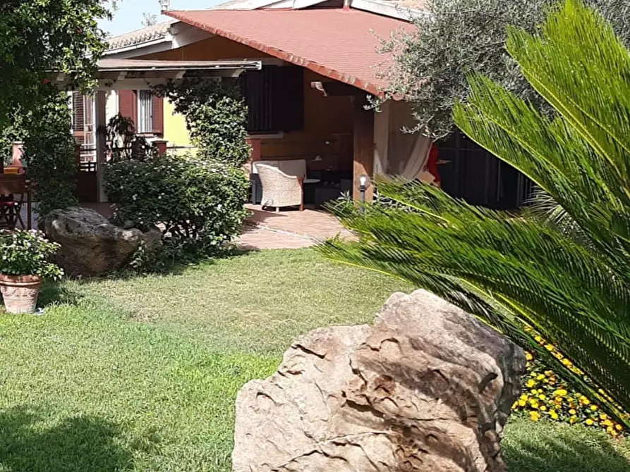 Immagine 10 di Villa in vendita  a Quartu Sant'elena