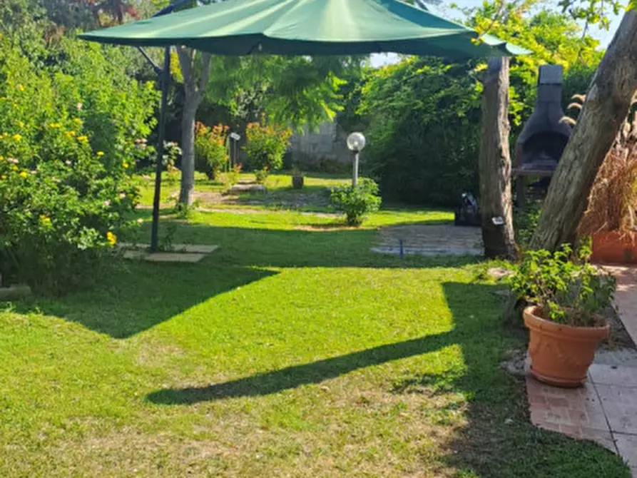 Immagine 12 di Villa in vendita  a Quartu Sant'elena