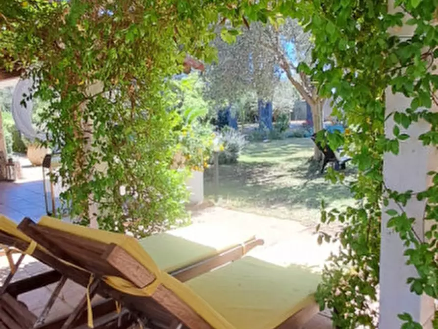 Immagine 15 di Villa in vendita  a Quartu Sant'elena