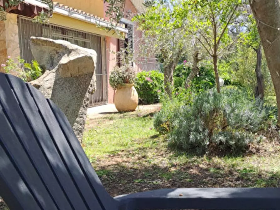 Immagine 17 di Villa in vendita  a Quartu Sant'elena