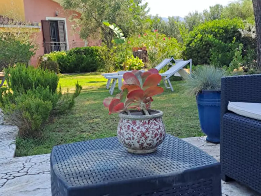 Immagine 18 di Villa in vendita  a Quartu Sant'elena