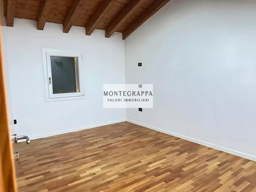 Immagine 9 di Casa indipendente in vendita  in Via Manin a Piombino Dese