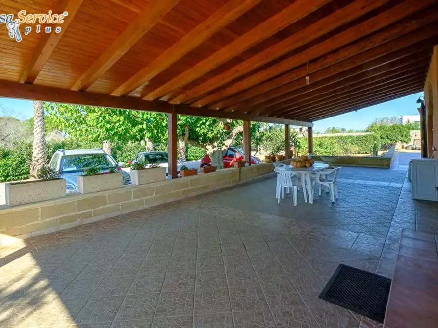 Immagine 1 di Villa in vendita  in Via Gallipoli a Sannicola