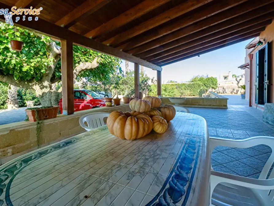 Immagine 2 di Villa in vendita  in Via Gallipoli a Sannicola