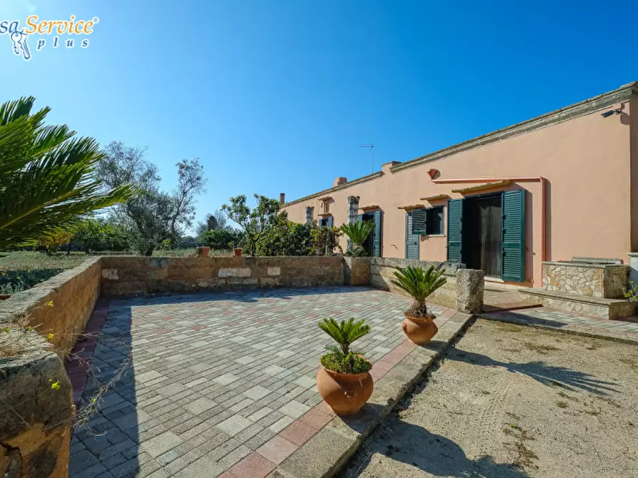 Immagine 18 di Villa in vendita  in Via Gallipoli a Sannicola
