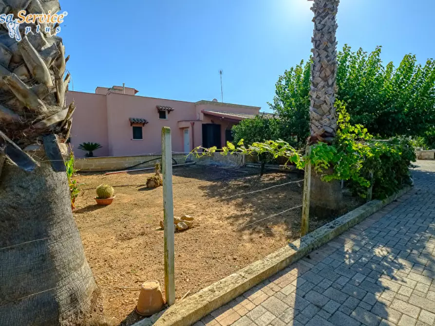 Immagine 24 di Villa in vendita  in Via Gallipoli a Sannicola