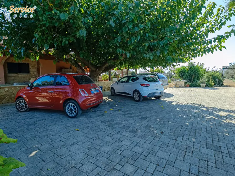 Immagine 25 di Villa in vendita  in Via Gallipoli a Sannicola