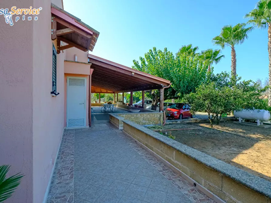 Immagine 26 di Villa in vendita  in Via Gallipoli a Sannicola