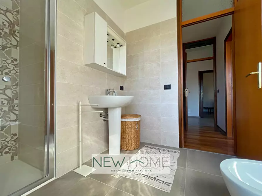 Immagine 6 di Camera in affitto  in Via Centro 237 a Verona