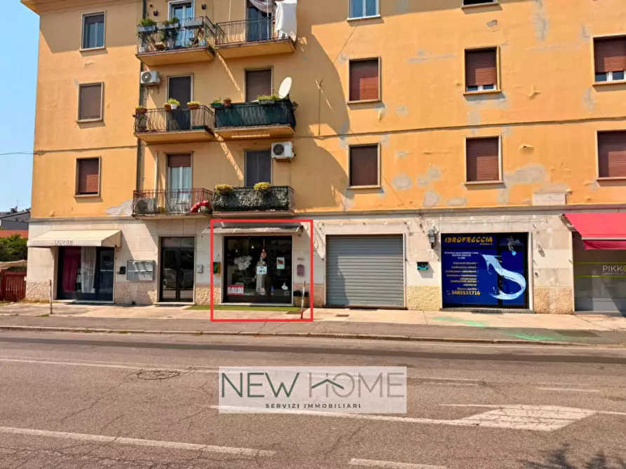 Immagine 1 di Negozio in affitto  in Via Polveriera Vecchia 39/B a Verona