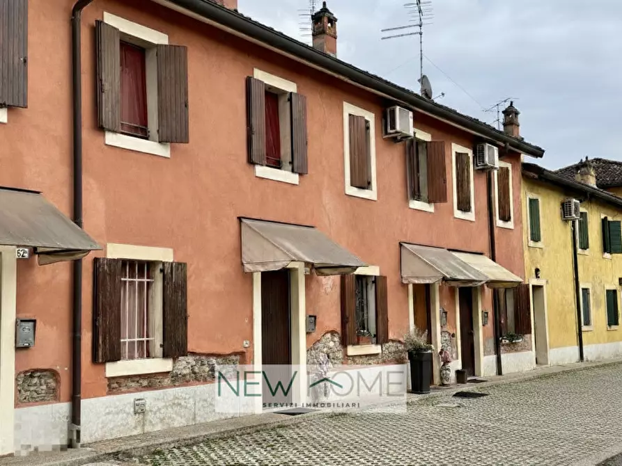 Immagine 1 di Rustico / casale in vendita  in Via Contarina a Verona