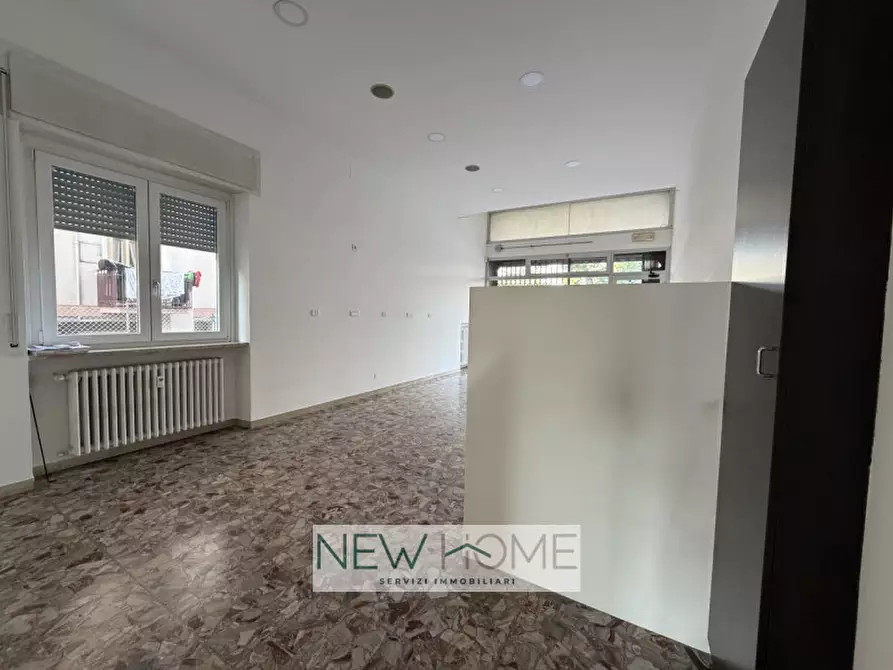 Immagine 7 di Negozio in affitto  in Via Pier Fortunato Calvi 3 a Verona