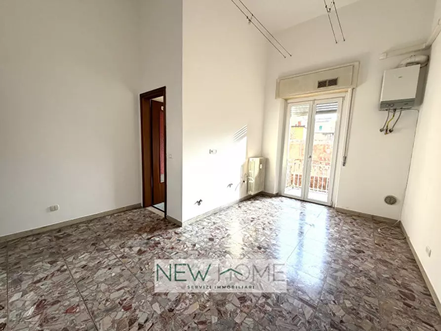 Immagine 9 di Negozio in affitto  in Via Pier Fortunato Calvi 3 a Verona