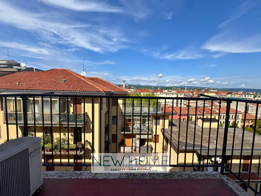 Immagine 12 di Appartamento in affitto  in Via Francesco Berni 18 a Verona