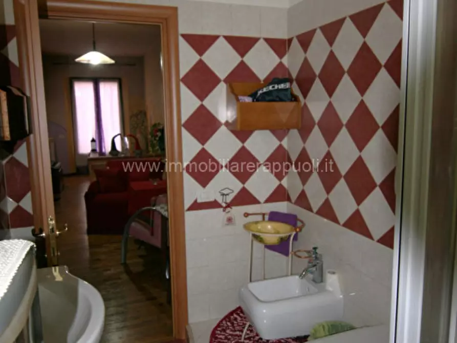 Immagine 10 di Villetta a schiera in vendita  a Torrita Di Siena