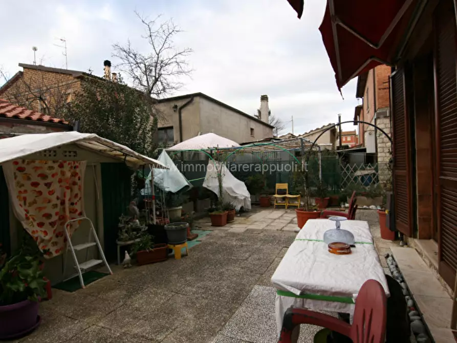 Immagine 19 di Villetta a schiera in vendita  a Torrita Di Siena