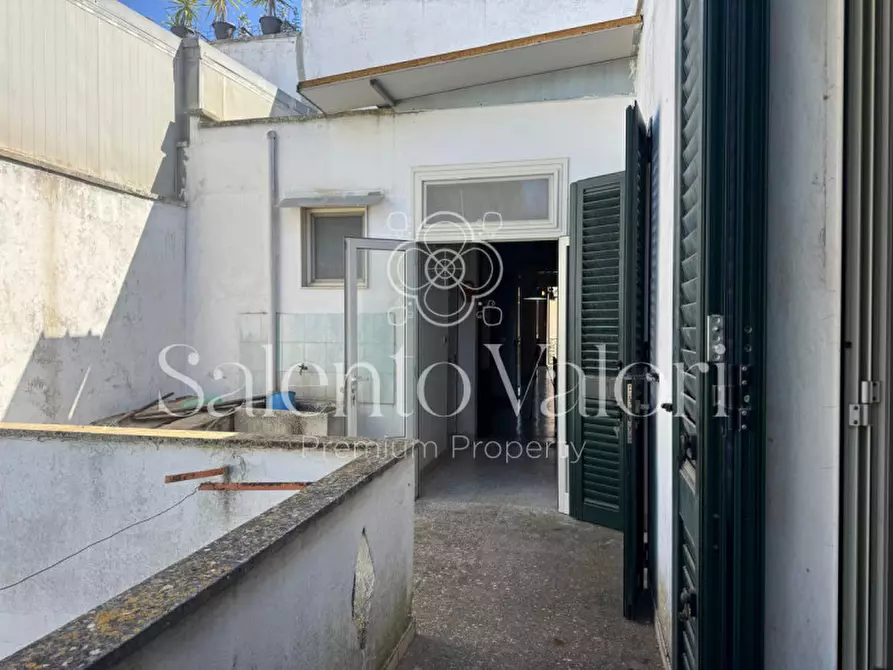 Immagine 39 di Casa indipendente in vendita  in Via Roma 24 a Parabita