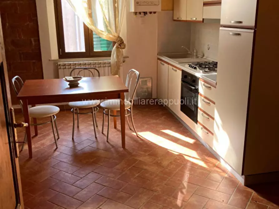 Immagine 1 di Appartamento in vendita  a Sinalunga