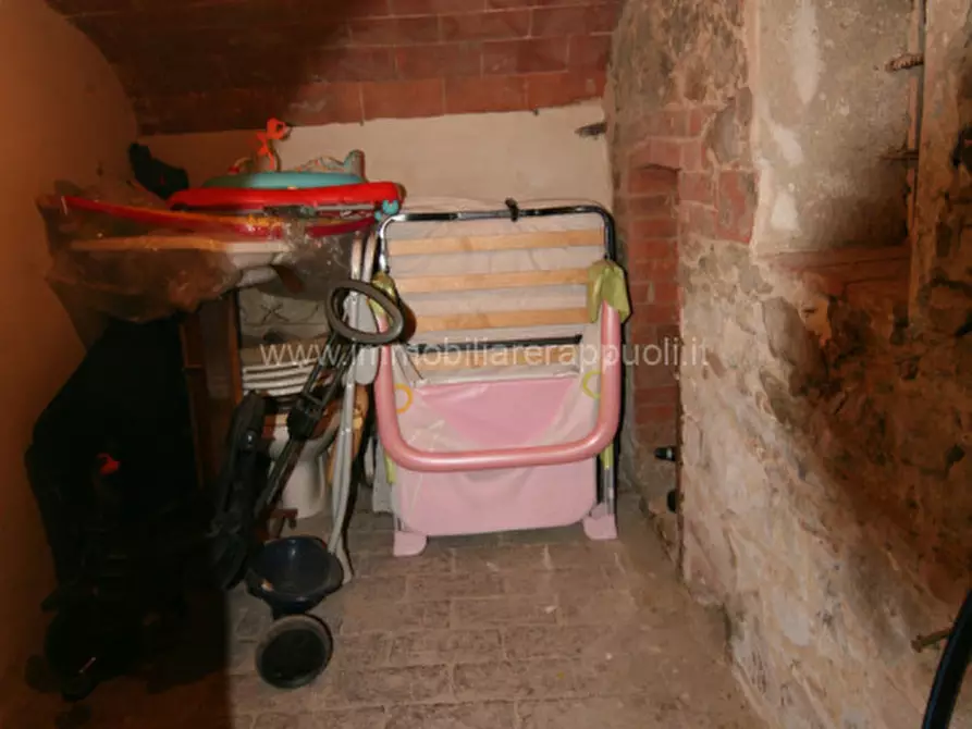 Immagine 10 di Appartamento in vendita  a Sinalunga