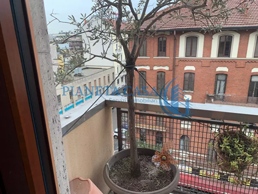 Immagine 41 di Appartamento in vendita  in Via Farini 64 Milano a Milano