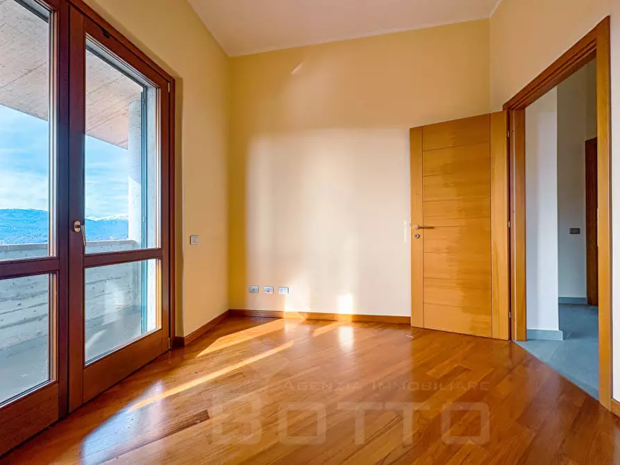 Immagine 22 di Casa indipendente in vendita  in via moroni 37 a Besozzo