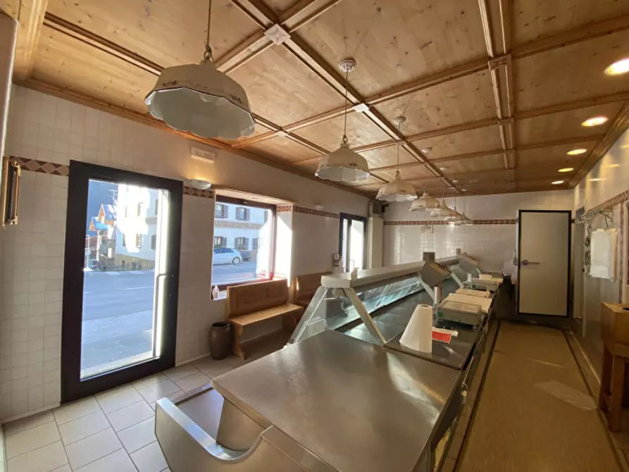 Immagine 4 di Negozio in vendita  in Via Unione,29 a Auronzo Di Cadore