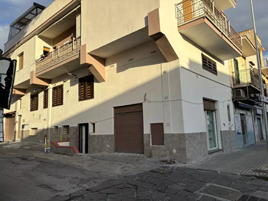 Immagine 1 di Negozio in affitto  in VIA NAZIONALE a Torre Del Greco