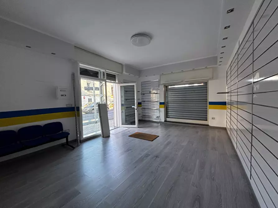 Immagine 3 di Negozio in affitto  in VIA NAZIONALE a Torre Del Greco